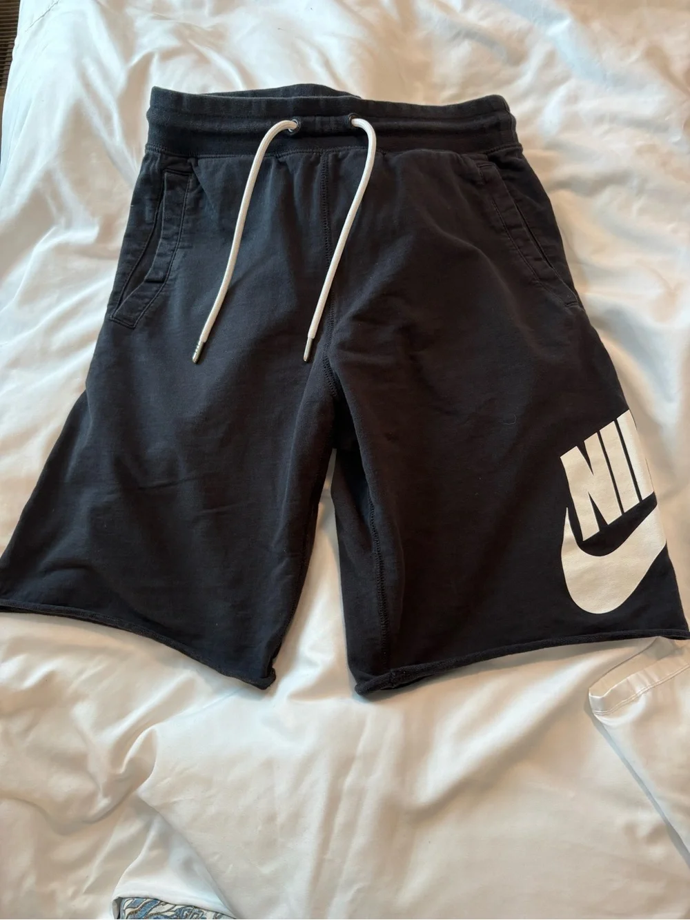 Nike Men’s Black Cotton Logo Shorts with Pockets-EUC - Picture 1 of 6